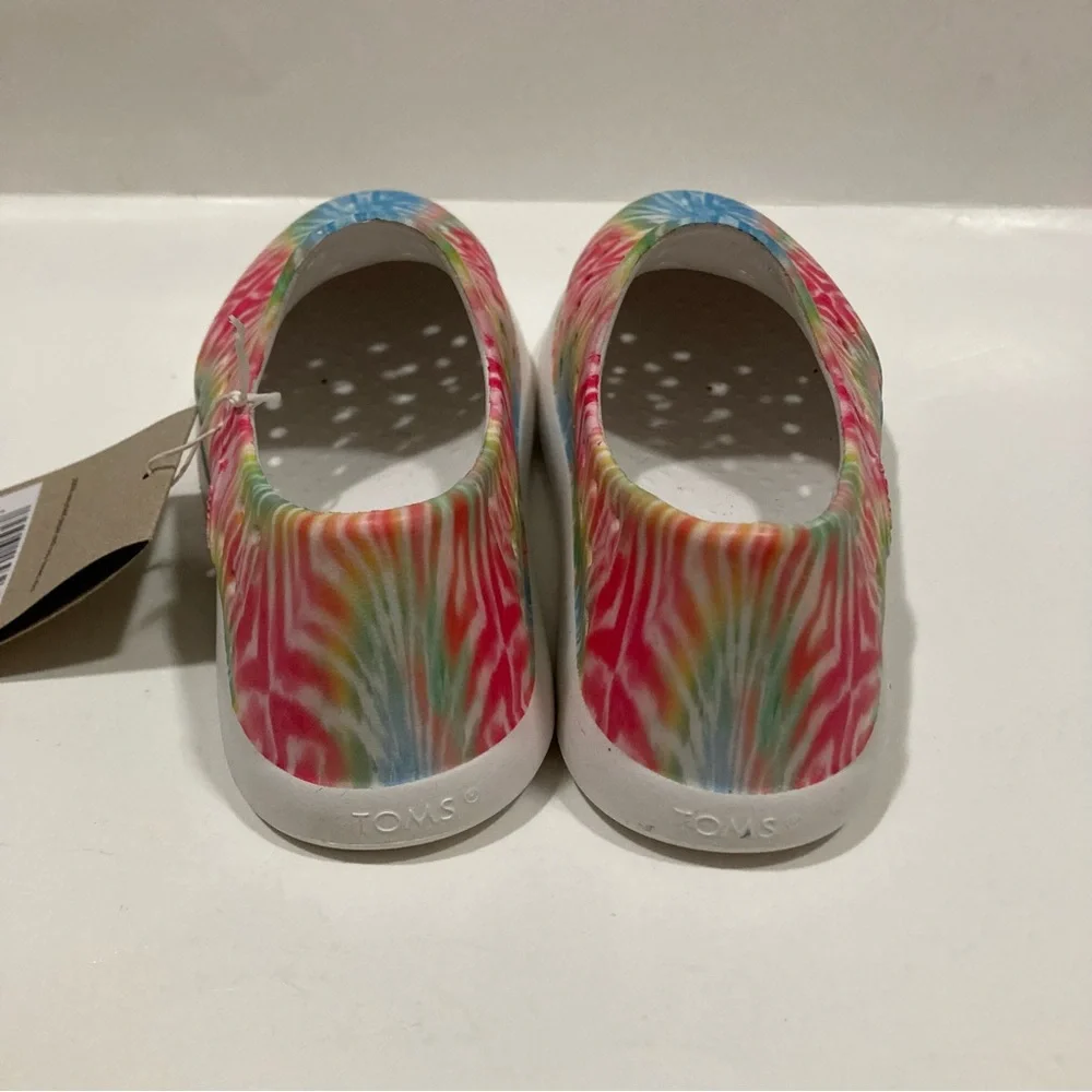NWT TOMS shoes